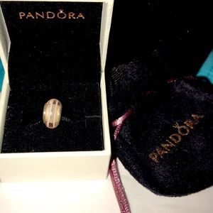 Nice Pandora Charm Bead
Comes in a Pandora Pouch